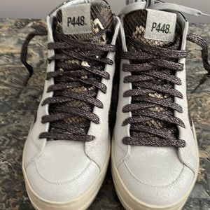 Gently worn like new two pairs of shoe laces P488 fashion sneakers size 38